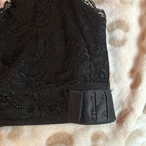 One CaraMia Bra 2X Black-reposh-never worn it is too small! ‼️🔻SALE🔻‼️ - Picture 6 of 8